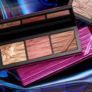 MAC shiny pretty things face compact